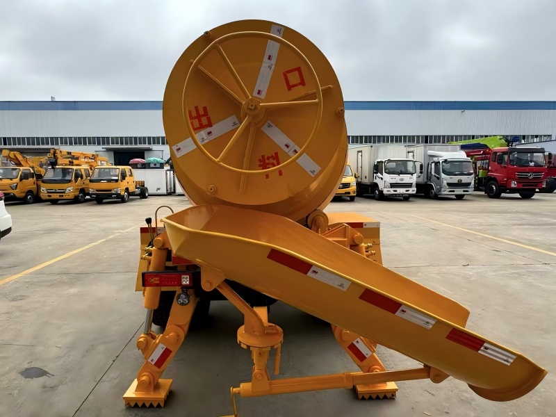 Mining concrete mixer truck