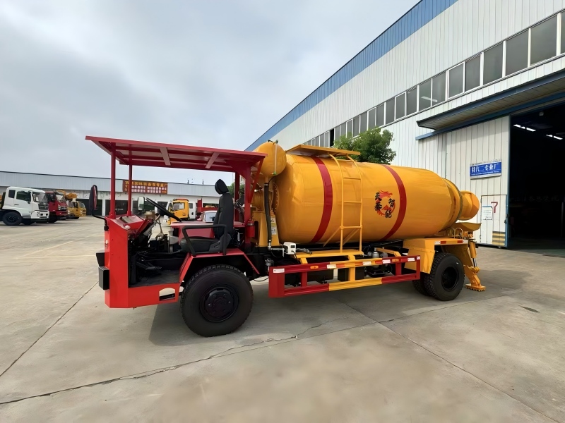 Mining concrete mixer truck