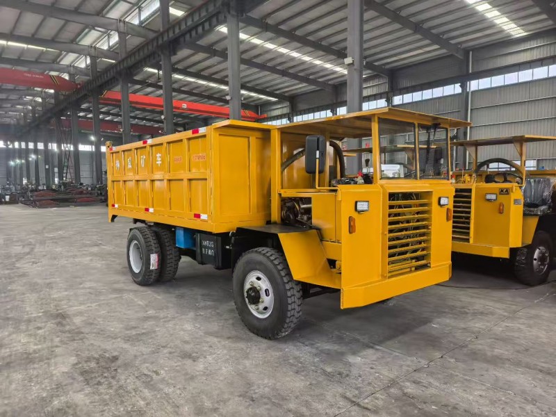 Mining dump truck