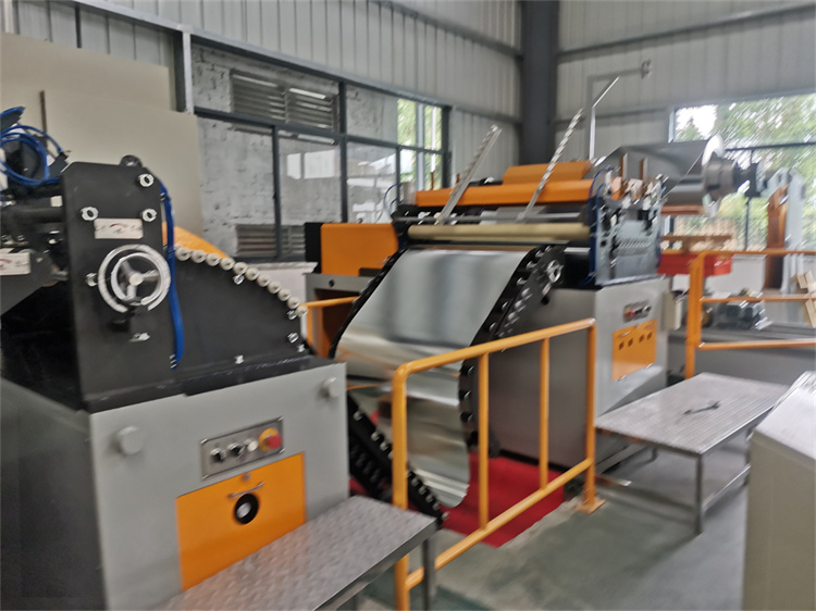 The protection of electrolytic tinplate in the cutting process