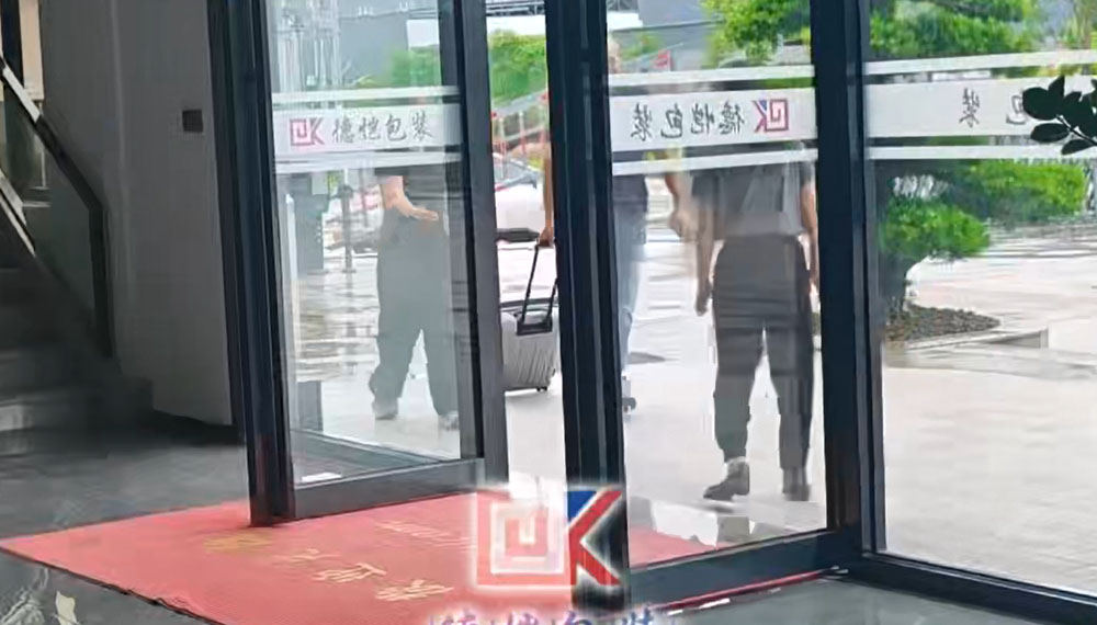 Welcome our valued clients to visit our factory