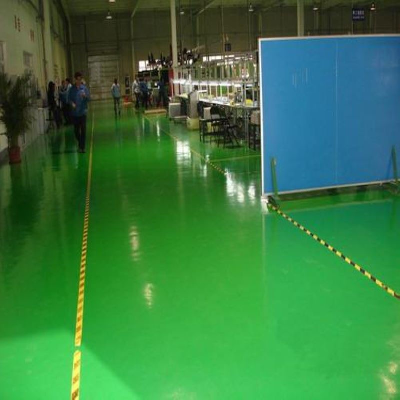 Бетонный пол на заводе по производству эпоксидных красок