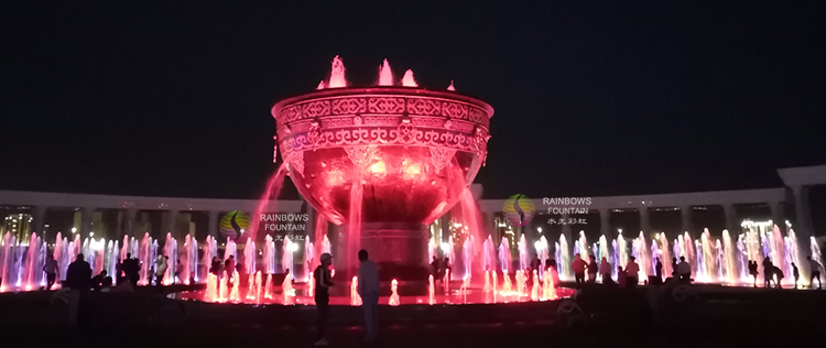 dry deck fountain