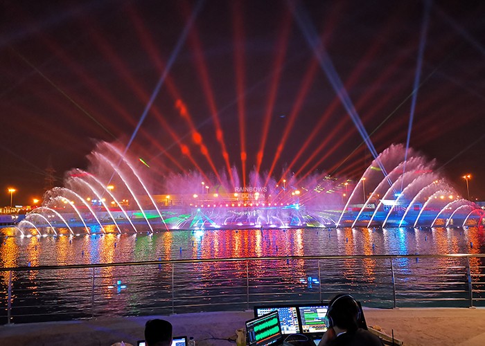Spettacolo di acqua danzante con fontana laser per eventi