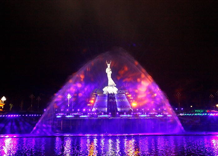Outdoor Lake Fountains And Aeration With Lights