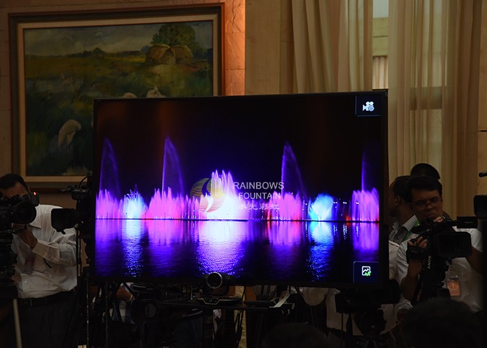 Китай Открытый большой светодиодный цветной музыкальный фонтан, производитель