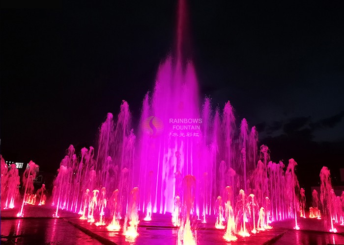 Китай Квадратный напольный фонтан с подсветкой, производитель