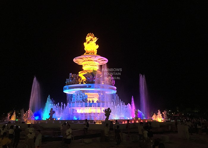 Circular Grand Water Fountain Show