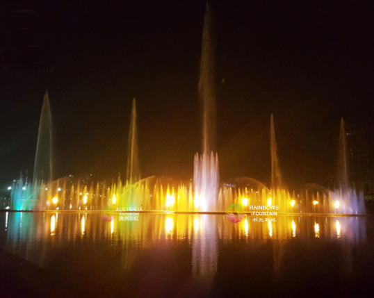 Lake fountain