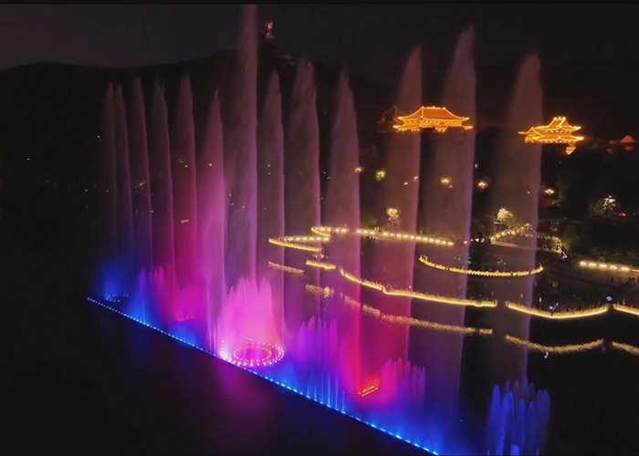 Paano bumuo ng isang dancing musical water fountain show para sa isang lawa