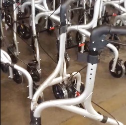 Rollator Foshan Oscar 3 ruote con brevetti europei e americani