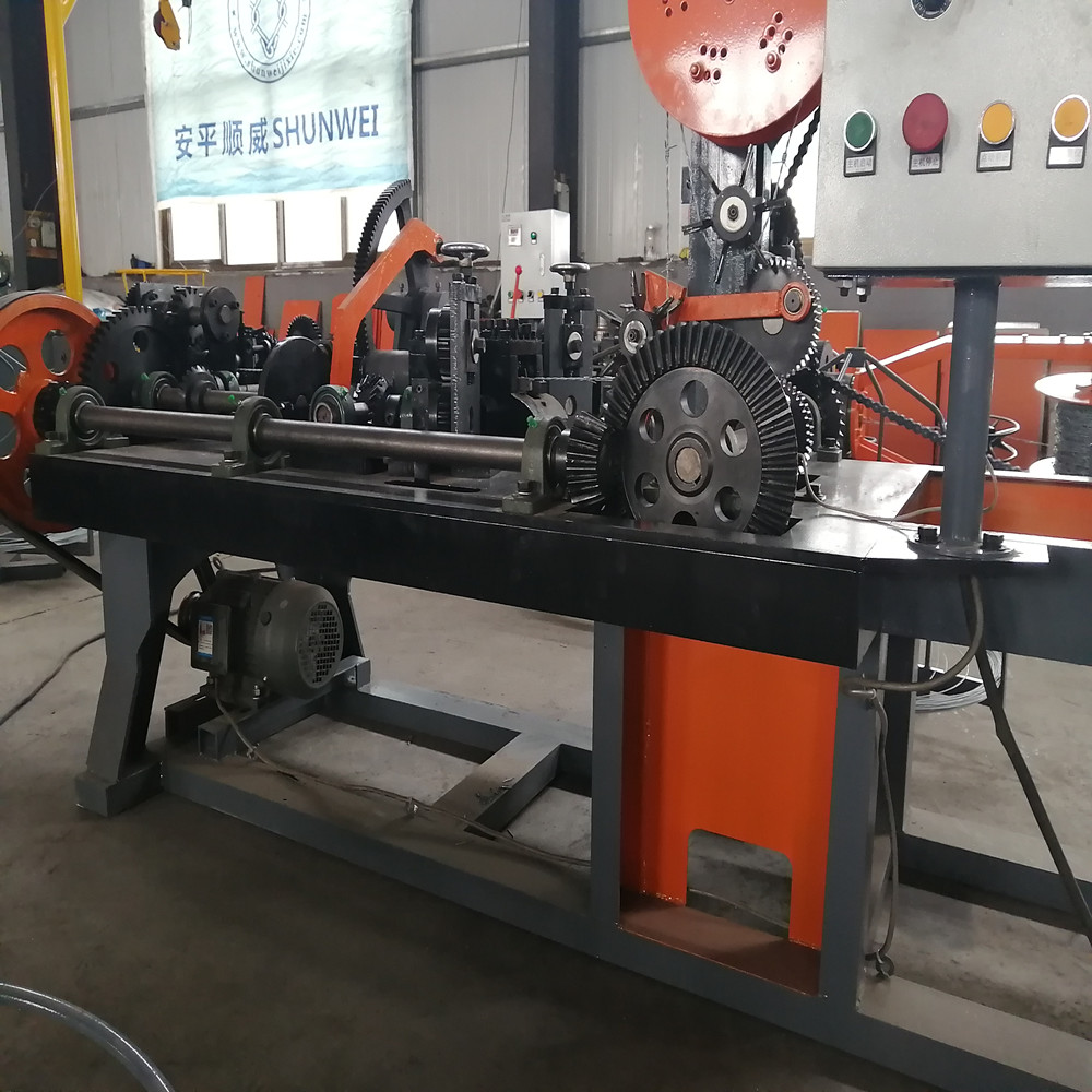 Reverse Twist Automatic Barbed Wire Making Machine