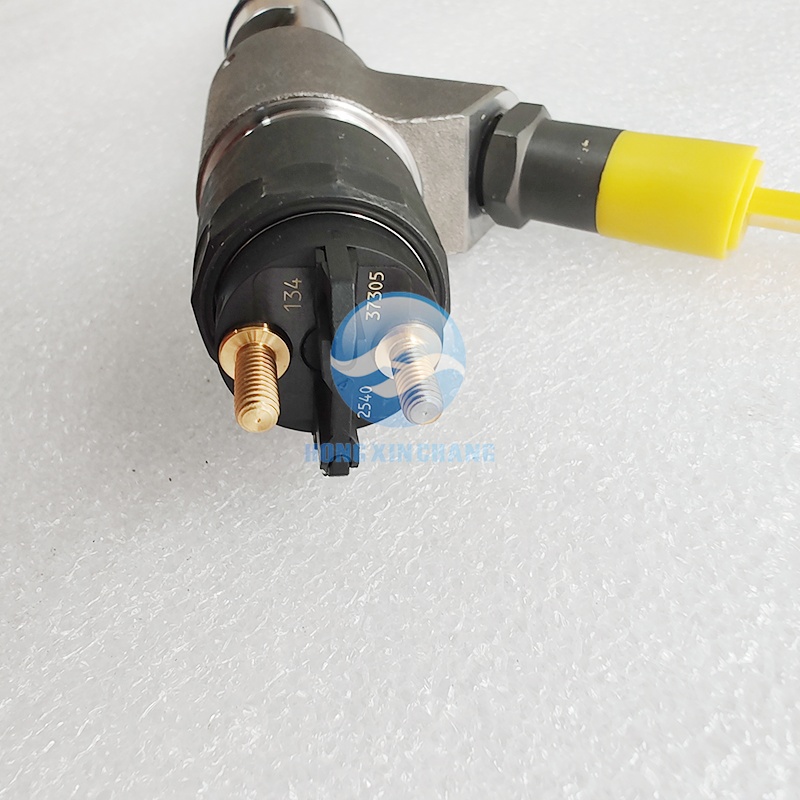 ISF3.8 Diesel Engine Parts Injector 5283275 4947582 0445120134