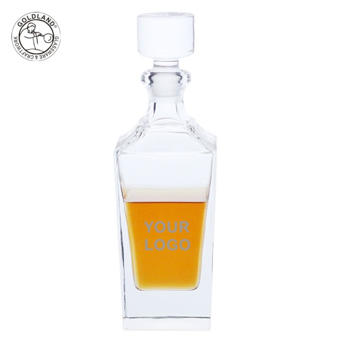 Old-Fashioned Crystal Glass Square Whiskey Decanter