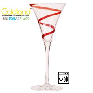 Copas de Martini de cóctel de cristal rojo remolino hecho a mano