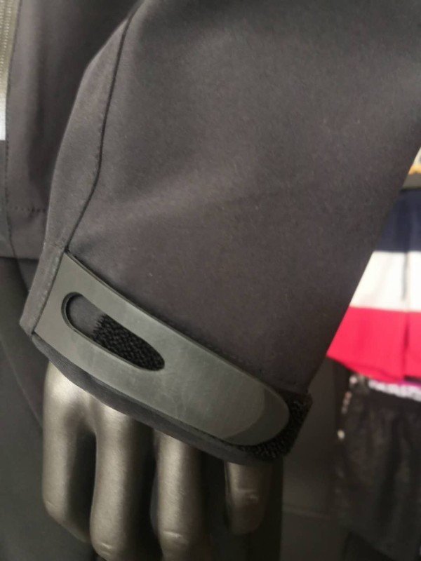 シームテープウインドブレーカージャケット