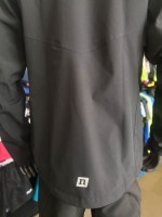 シームテープウインドブレーカージャケット