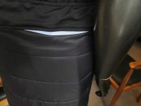 スキースカートの女性 』