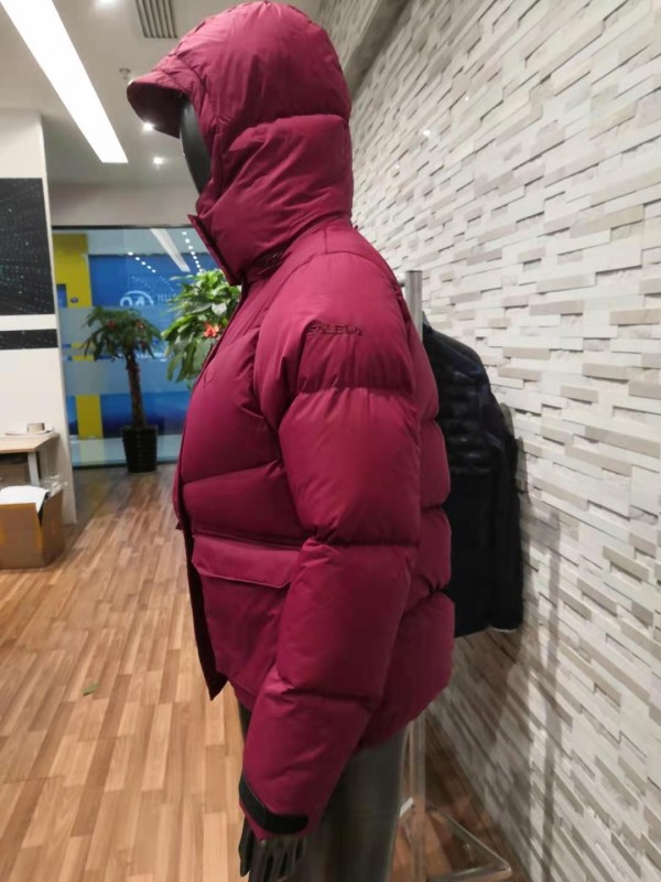 ダウンパッド入りジャケットを