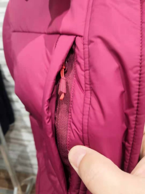 ダウンパッド入りジャケットを