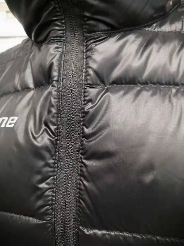 軽く収納可能なふくらんでいるジャケット