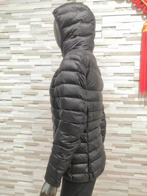 軽く収納可能なふくらんでいるジャケット