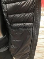 軽く収納可能なふくらんでいるジャケット