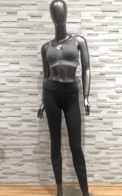 女性 』は、ミッドライズのフルレングスのヨガレギンスです