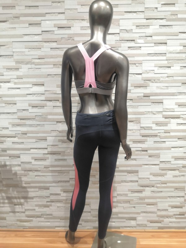 女性 』は、ミッドライズのフルレングスのヨガレギンスです