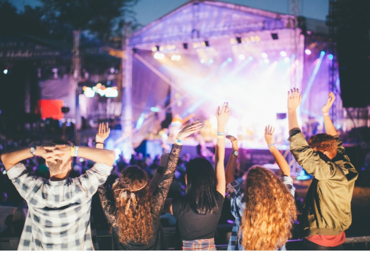 Line array speakers