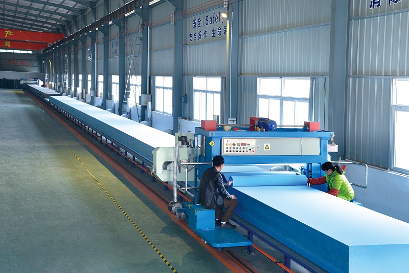 100-meters long rail cutting machine.jpg