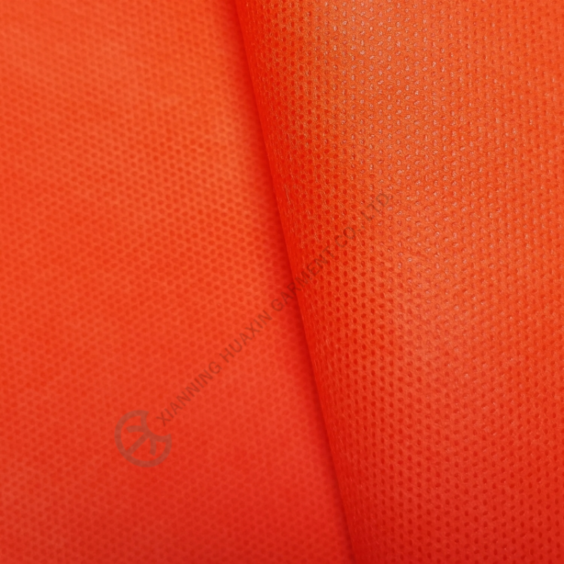 liquid and particles resistant breathable clothing 