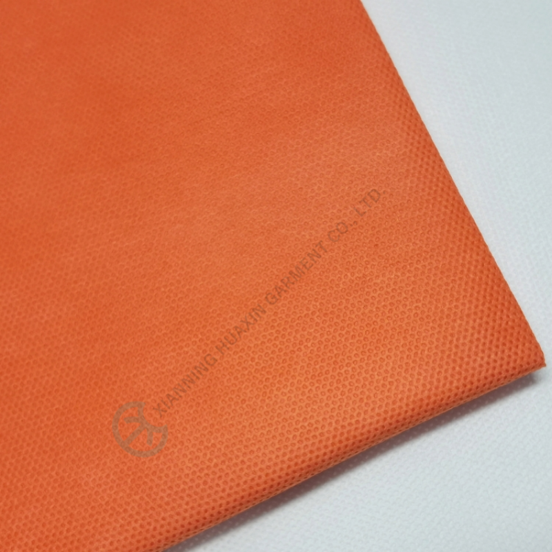 liquid and particles resistant breathable clothing 