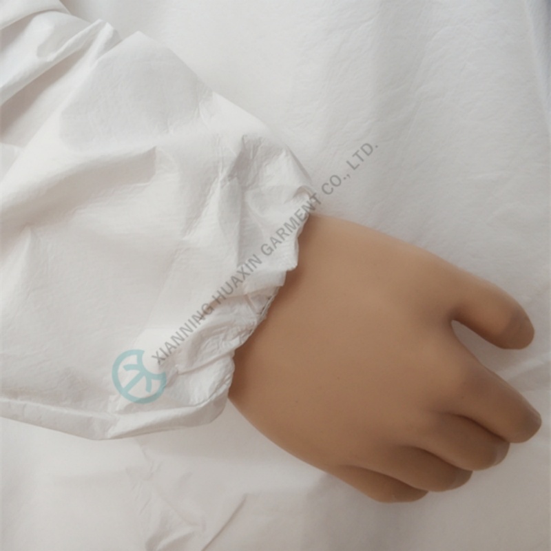 suit with elastic cuff