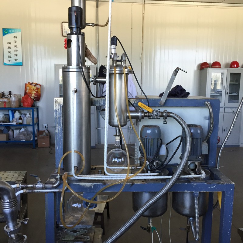 Distillazione a film pulito per la concentrazione di olio di CBD