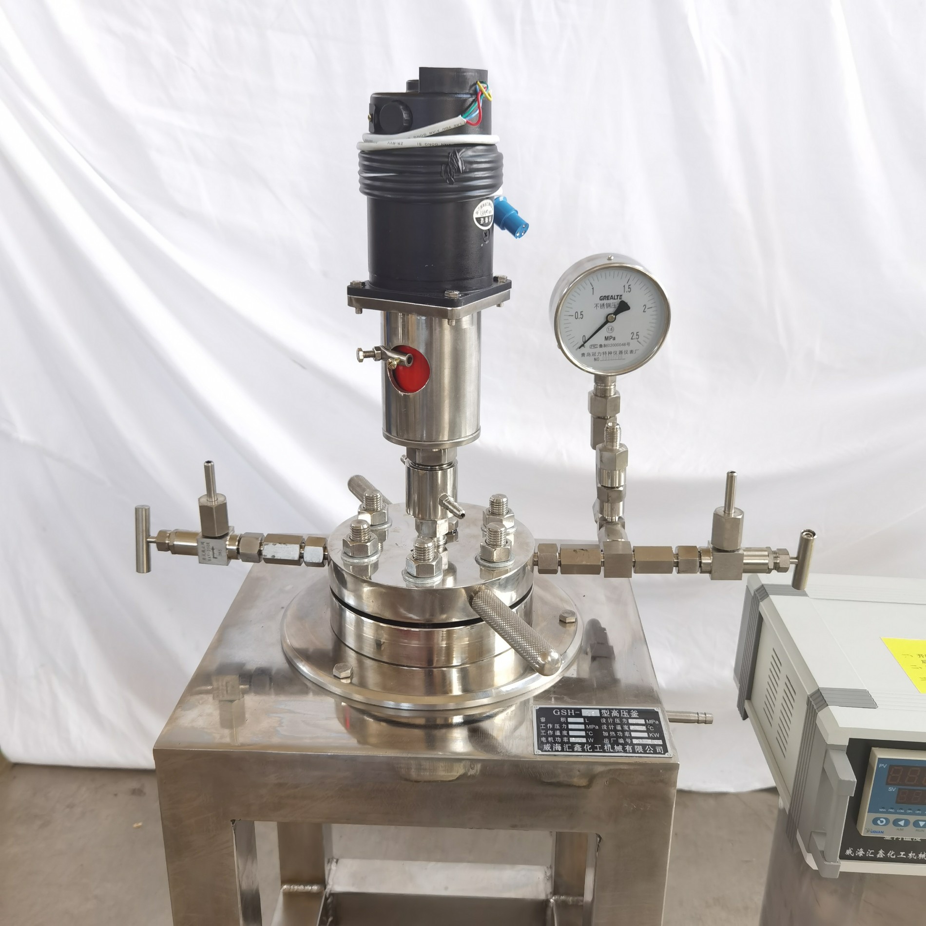 Top mount lab magnetic coupling agitator