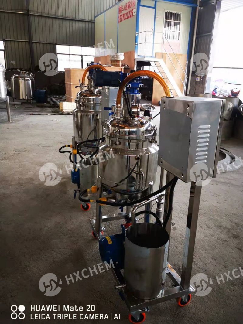 Vacuum distillation tank