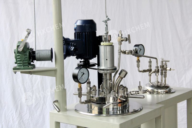 Laboratoryjne reaktory ciśnieniowe z napędem ze sprzęgłem magnetycznym