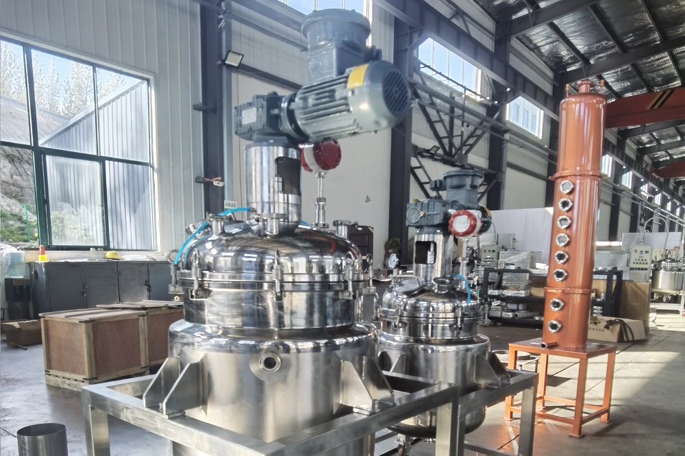 100 लीटर इलेक्ट्रिक लिफ्टिंग स्टेनलेस स्टील मिक्सिंग टैंक