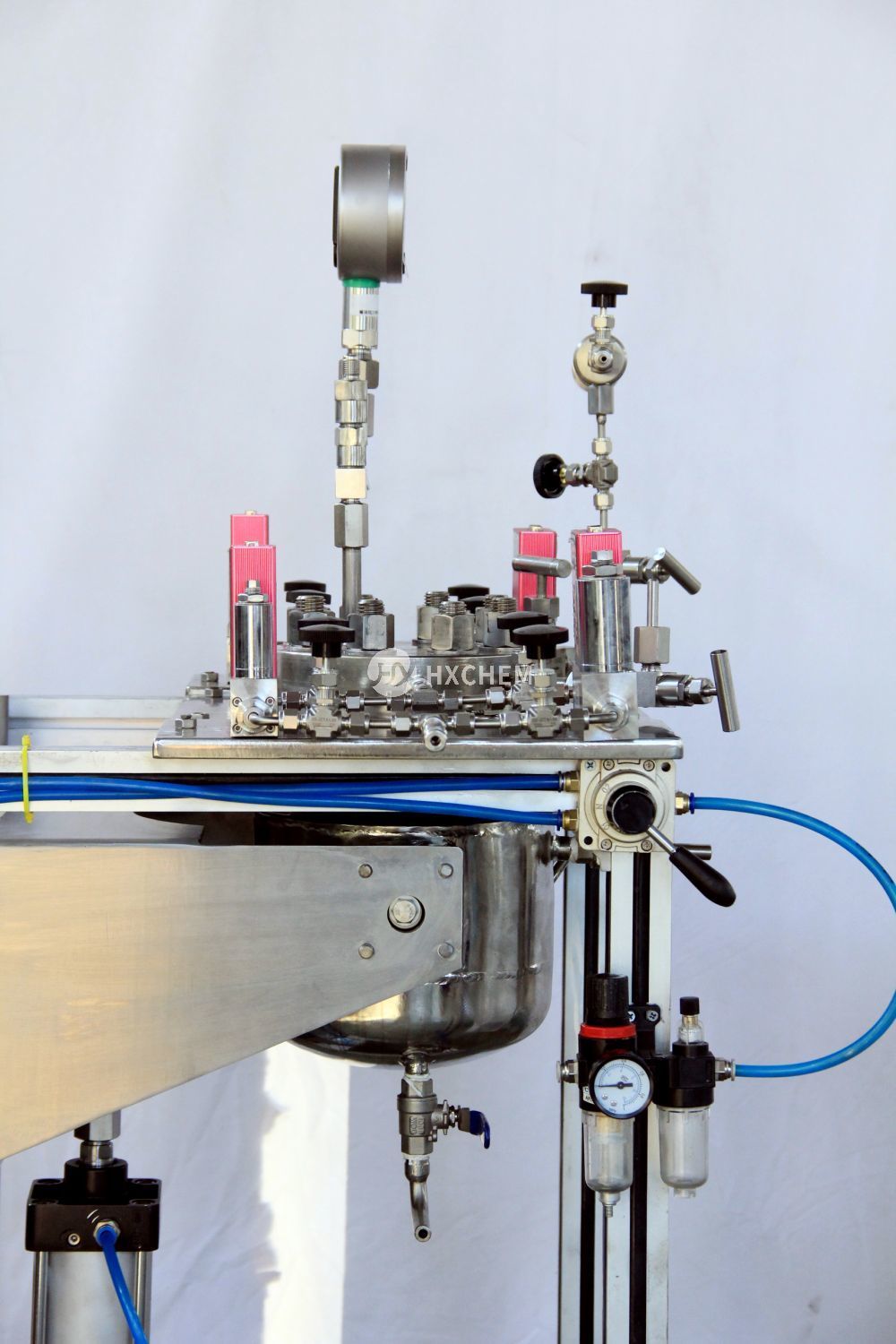 Hydrothermal synthesis reactor