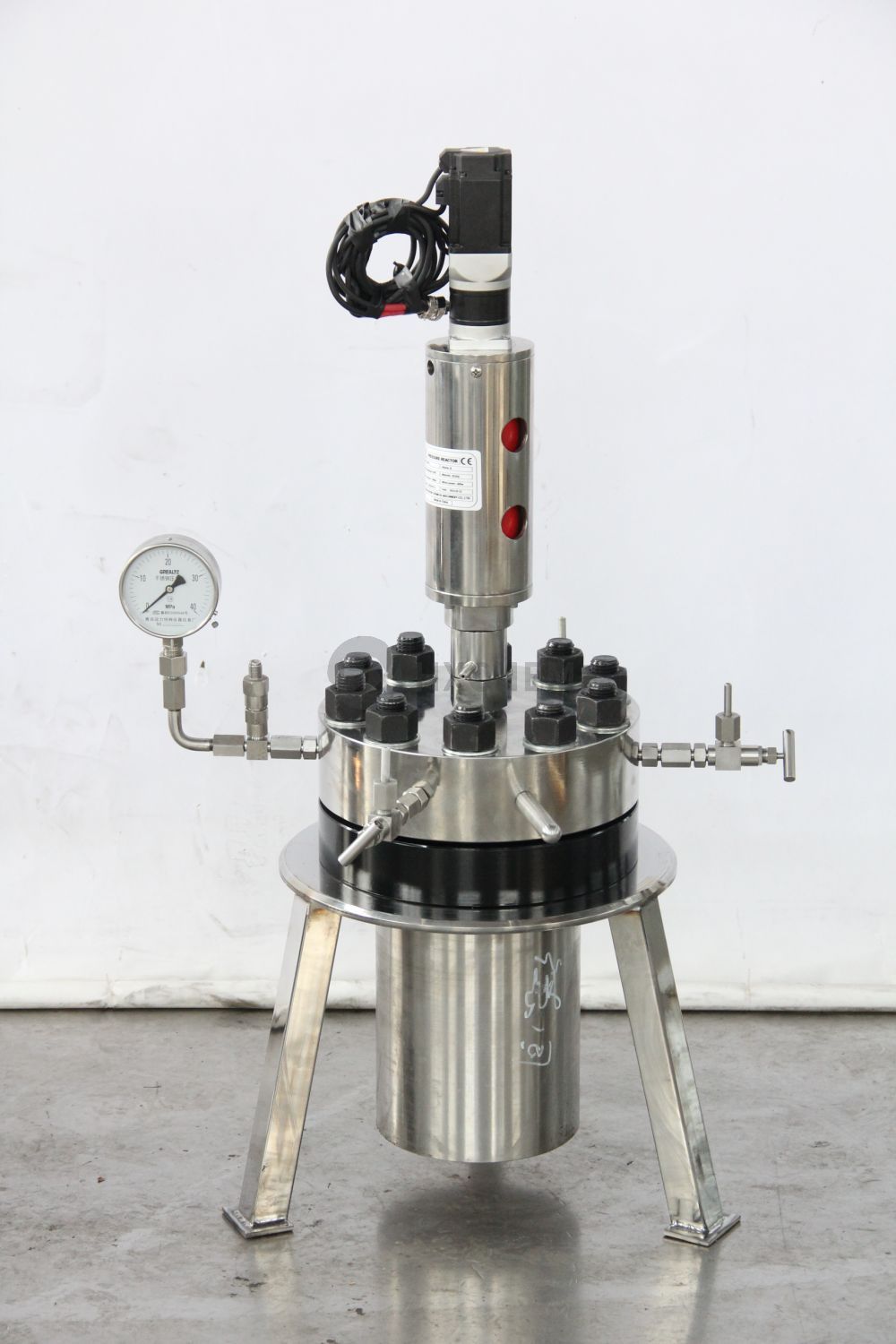 Program control pressure reactor