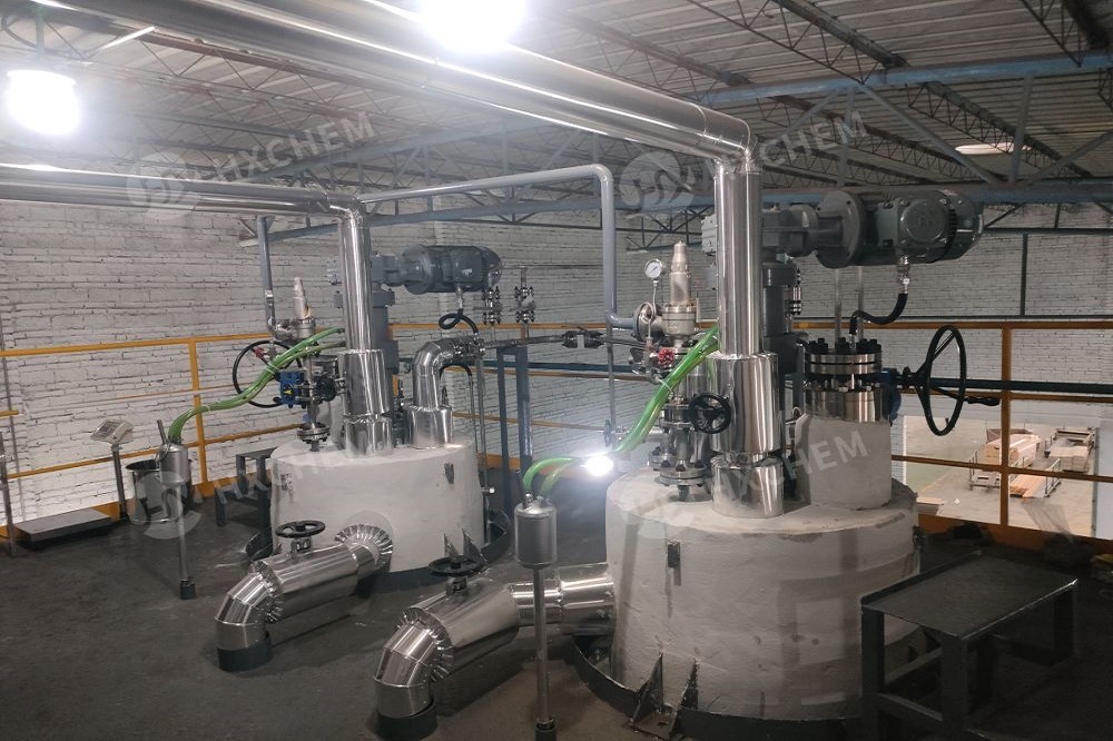 Two sets 500L pressure chemcial reactors in test