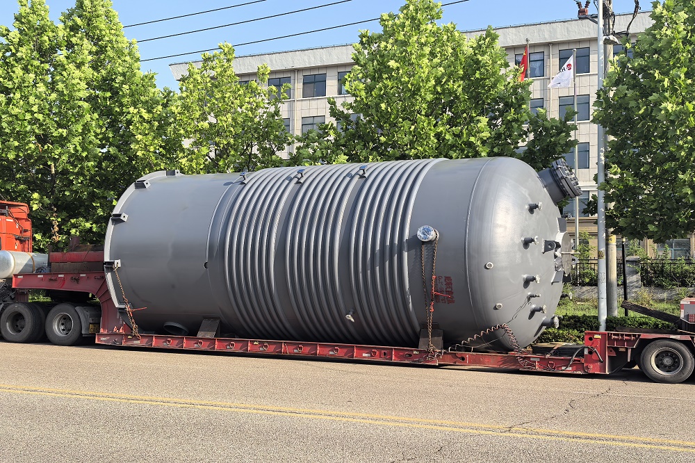 80m3 stainless steel cladding pressure reactor vessels delivery video