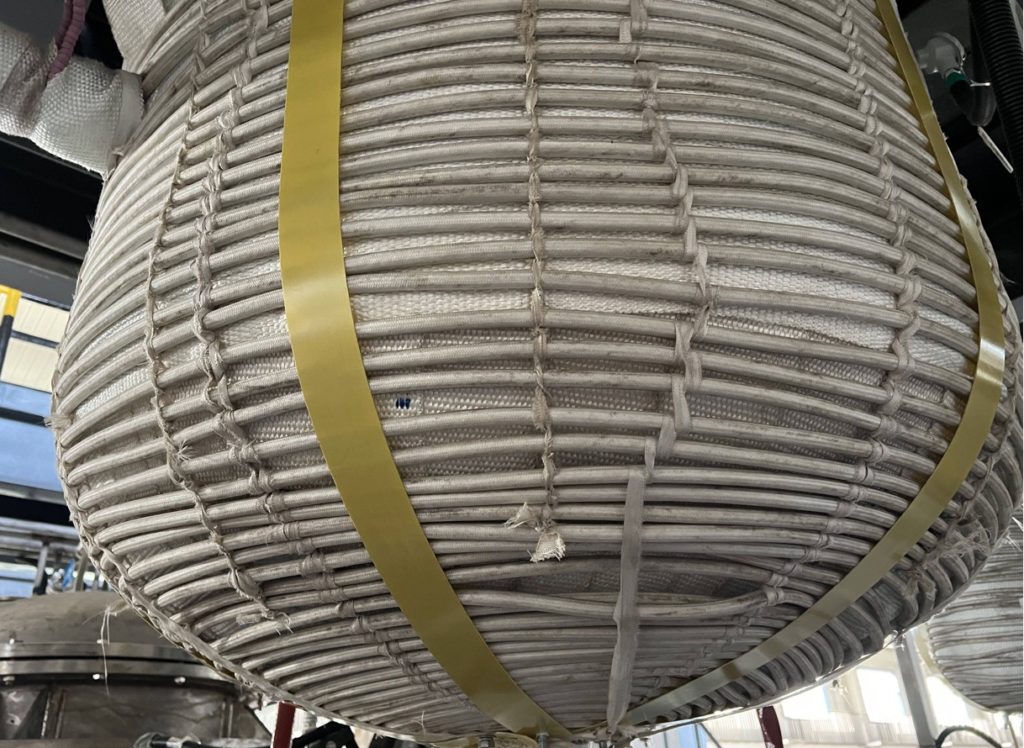 Electromagnetic heating reactor