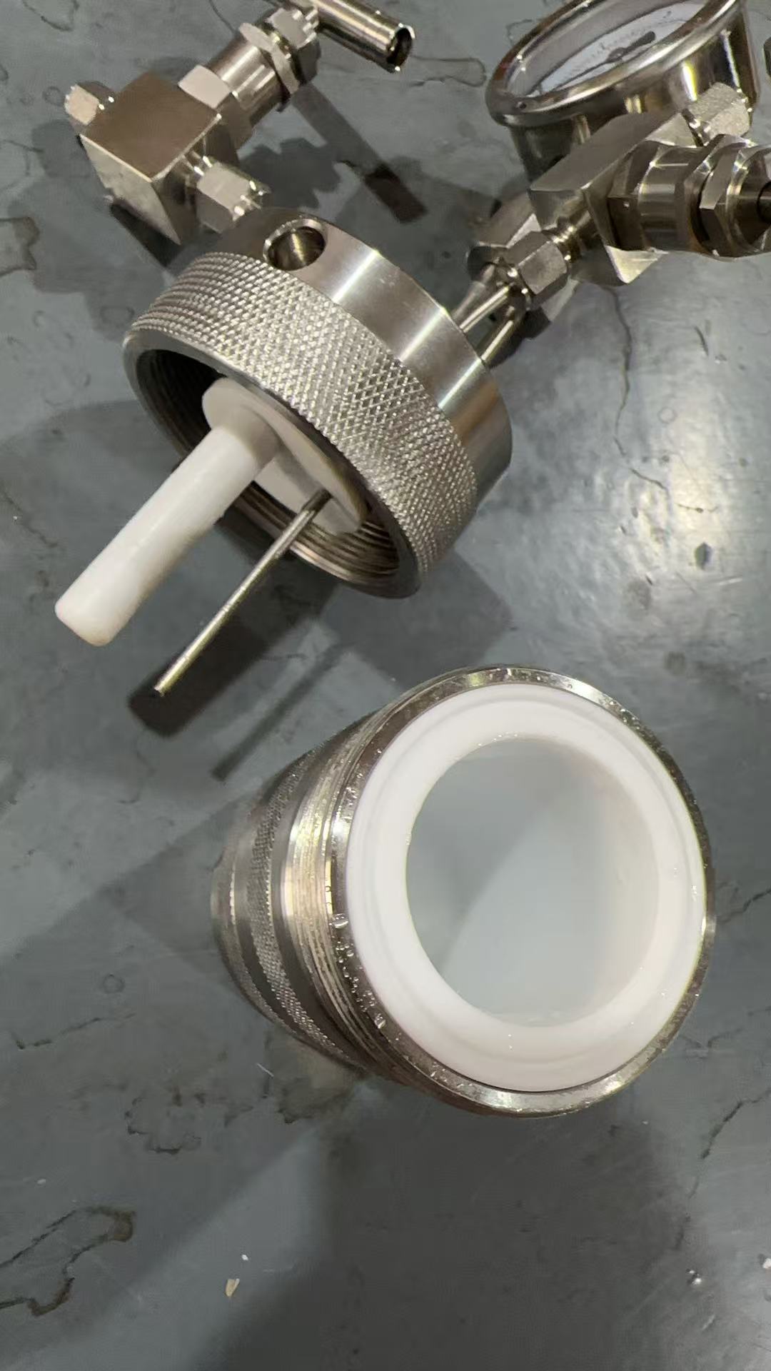 Magnetic stirrer reactor