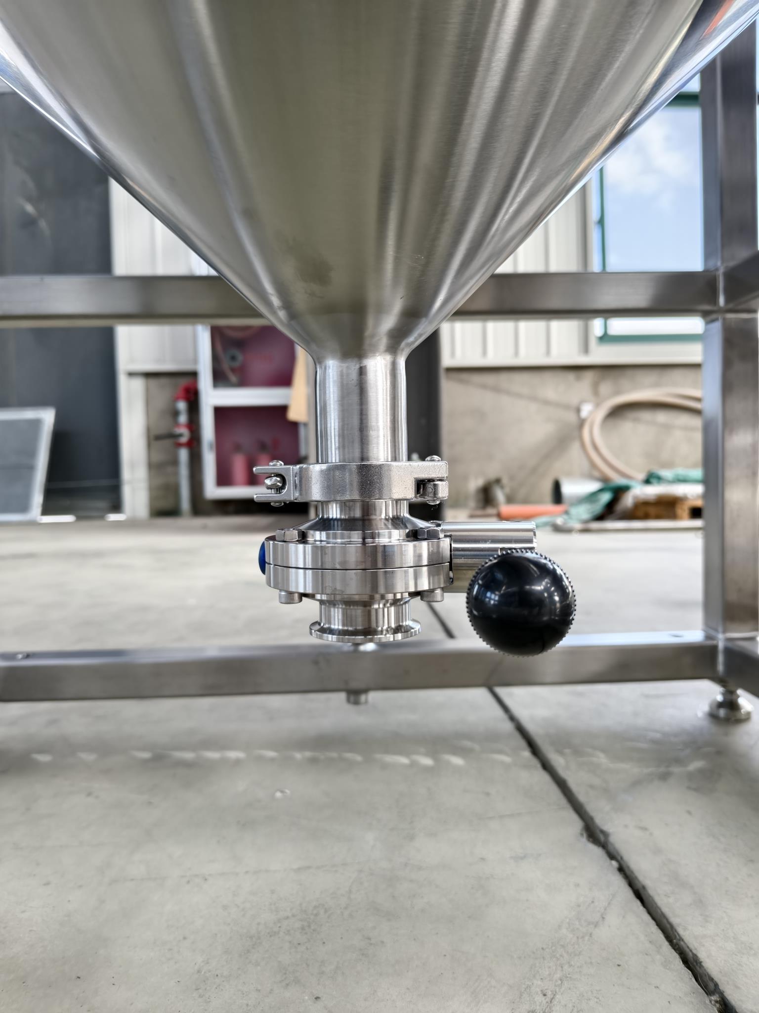 Beverage Production Sector freshly squeezed fruit juice concentrates buffer storage for syrup bases