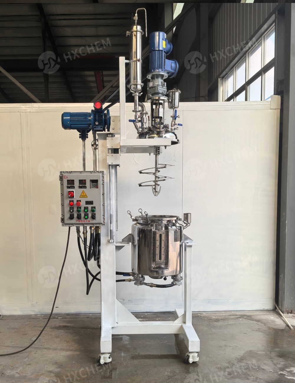 Electric lifting laboratory reactor