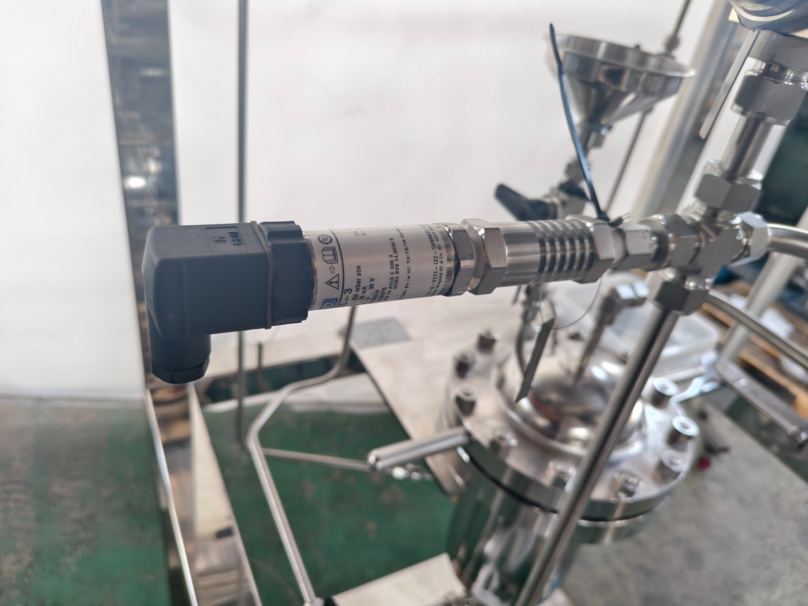 Customizable Process: Adjustable settings for optimal oil treatment.