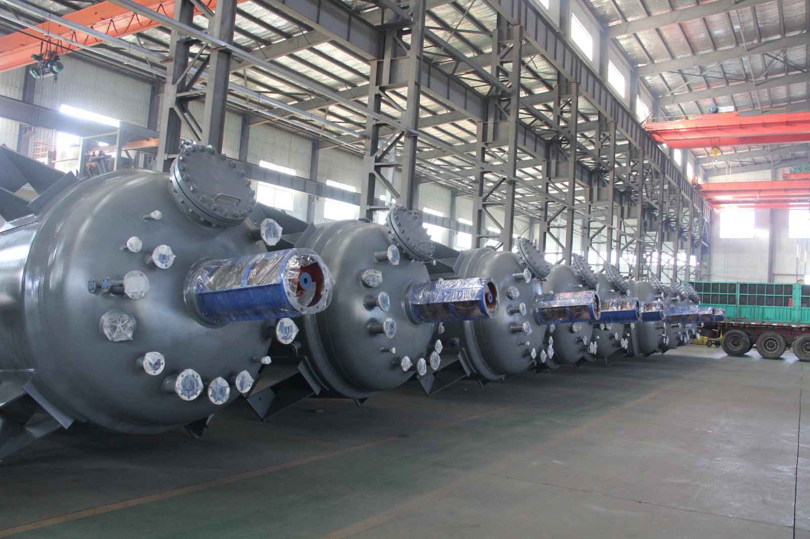 large-volume reactors
