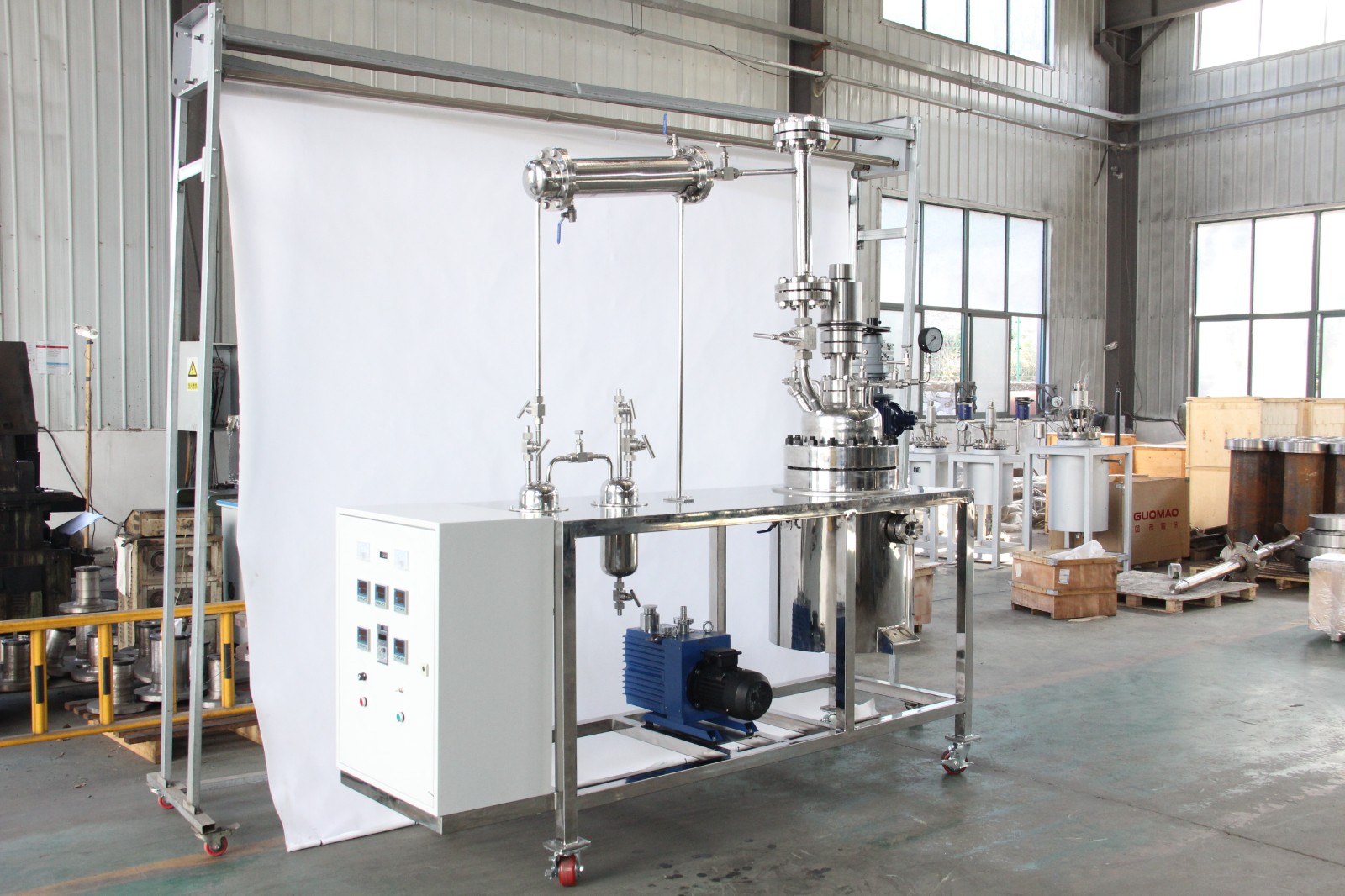 high-pressure distillation reactor system